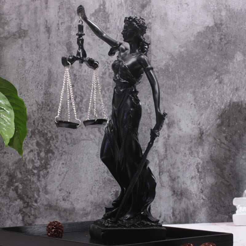 Thémis Déesse de la Justice - Sculpture bronze par B. Wouters Thémis Déesse de la Justice - Sculpture bronze par B. Wouters