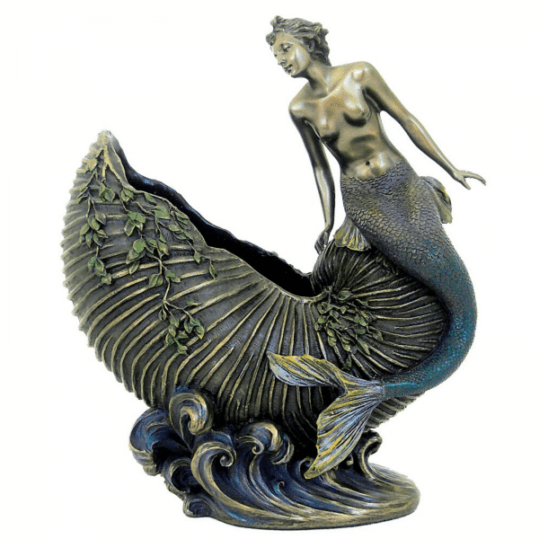 Figurine - Créature femme-poisson assise sur une coquille de molusque