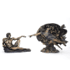 Sculpture miniature de la fresque de Michelangelo intitulée "La création d'Adam"