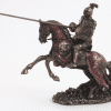 Figurine - Cavalier féodal rouge armé de sa lance