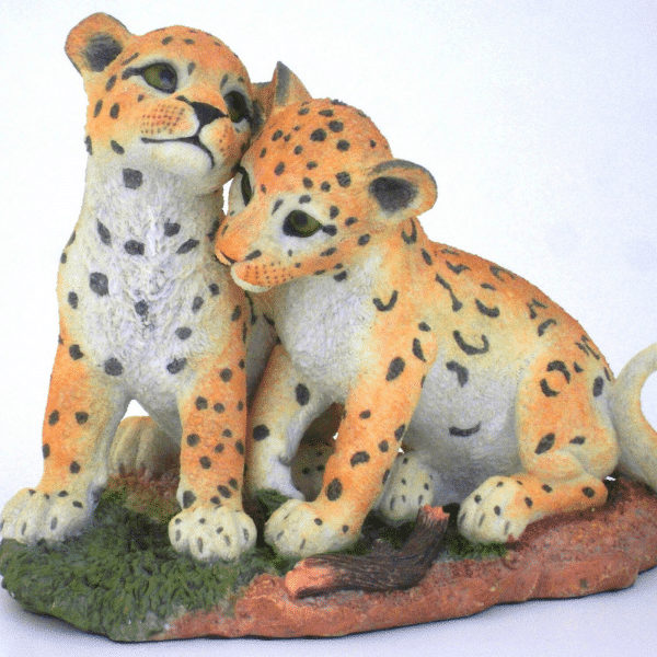 Figurine - Petits cougars pris au jeu
