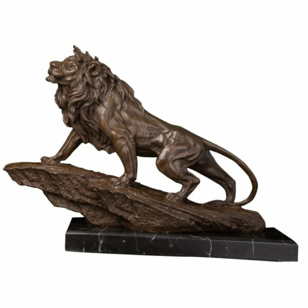 Statue Lion Design